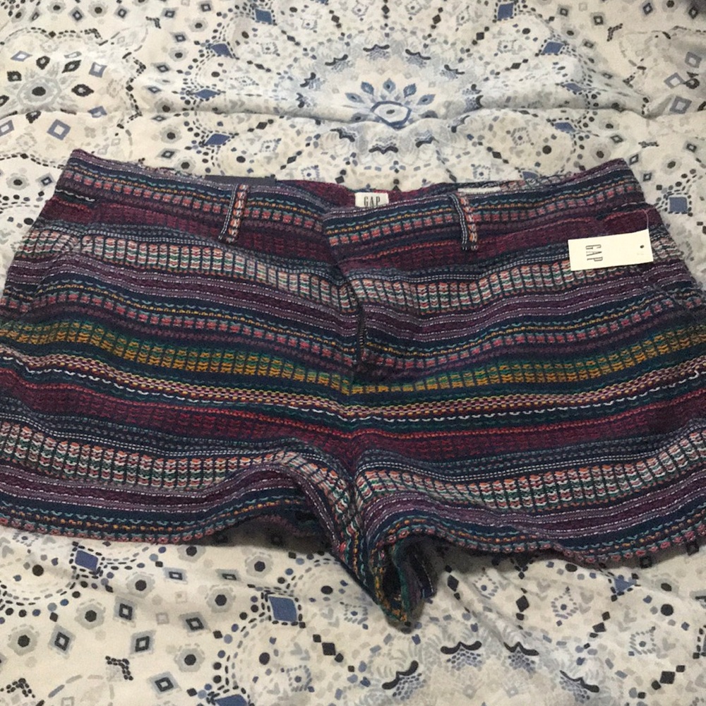 Cute multicolored GAP shorts
